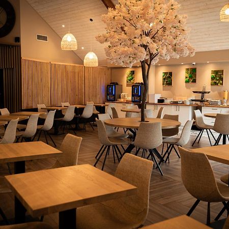 Logis Clermotel - Hotel & Restaurant Аньє Екстер'єр фото