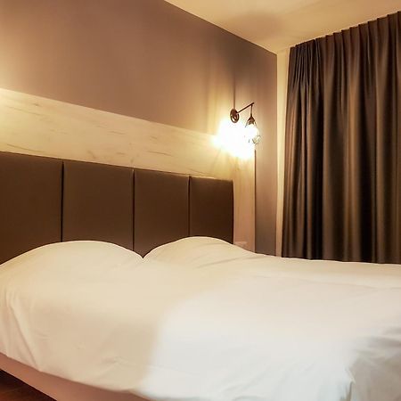 Logis Clermotel - Hotel & Restaurant Аньє Екстер'єр фото