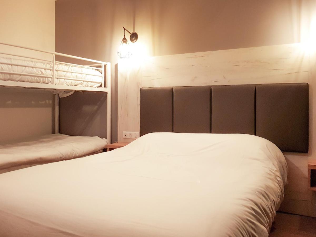 Logis Clermotel - Hotel & Restaurant Аньє Екстер'єр фото